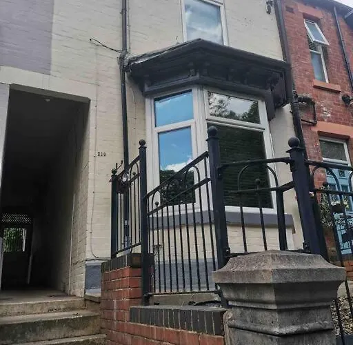 Stylish Home Close To Arena