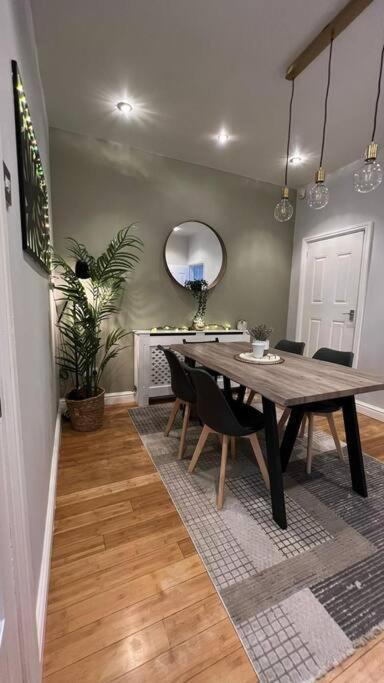 Vakantiehuis Stylish Close To Arena *